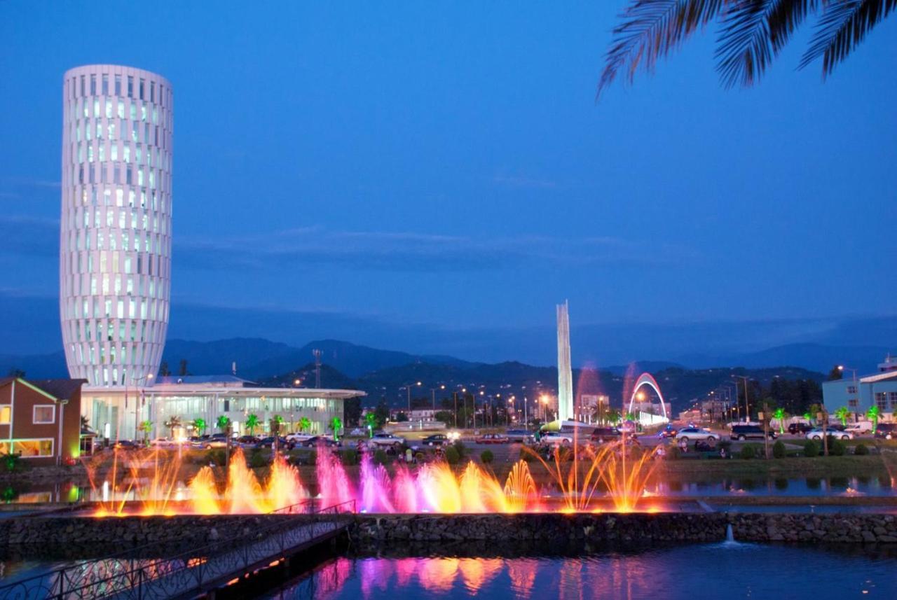 Orbi City In Batumi Esterno foto