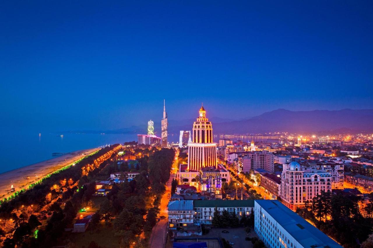 Orbi City In Batumi Esterno foto