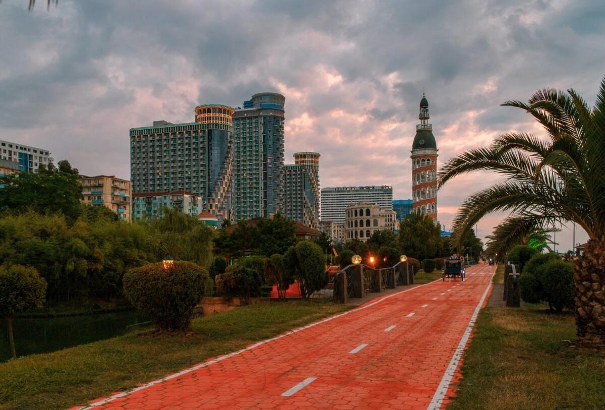 Orbi City In Batumi Esterno foto