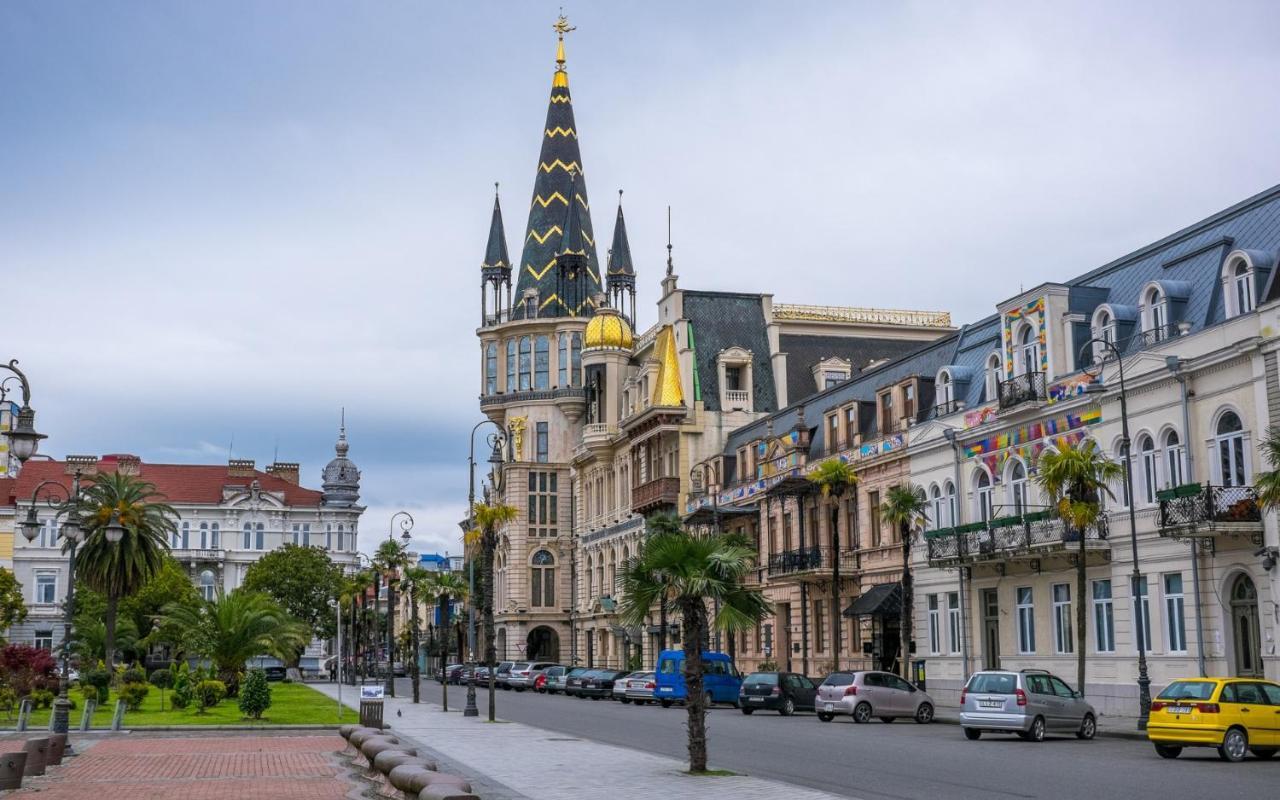 Orbi City In Batumi Esterno foto