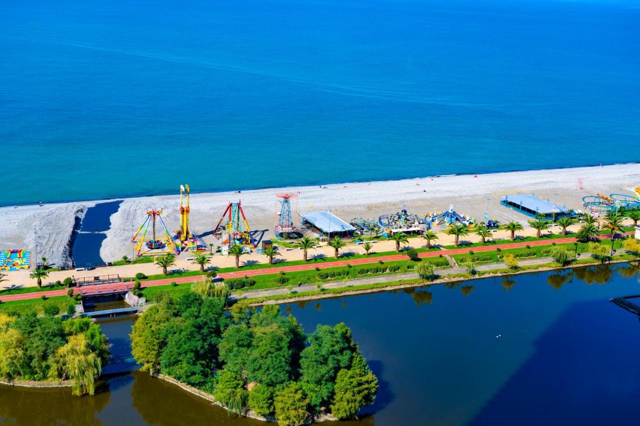 Orbi City In Batumi Esterno foto